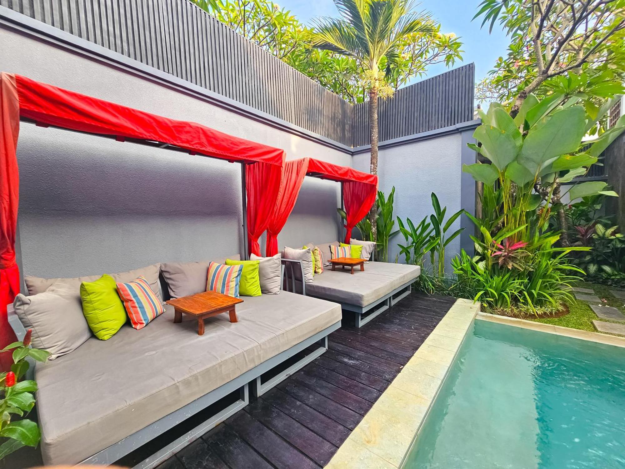 Seminyak Icon - By Karaniya Experience - Chse Certified Villa Exterior foto